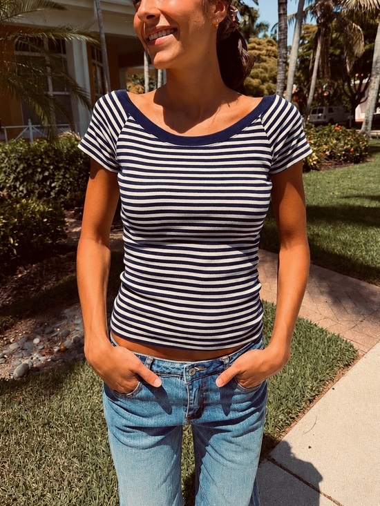 Brandy Melville Tops - BRANDY MELVILLE JUNO STRIPED TOP IN IVORY/NAVY